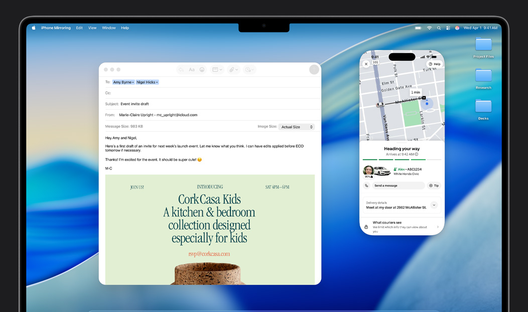 MacBook Pro, app Mail abierta, la pantalla de un iPhone duplicada en la pantalla del MacBook Pro muestra que está llegando un pedido de Uber Eats
