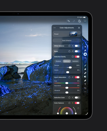 13 Zoll iPad Pro Display, Foto von Felsen am Strand mit blauen Leuchteffekten, Tools für Farbanpassungen